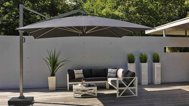 Duże parasole ogrodowe - cień i styl w twoim ogrodzie